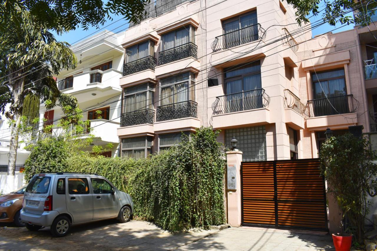 Bedchambers Serviced Apartments, Sector 40 Гургаон Экстерьер фото
