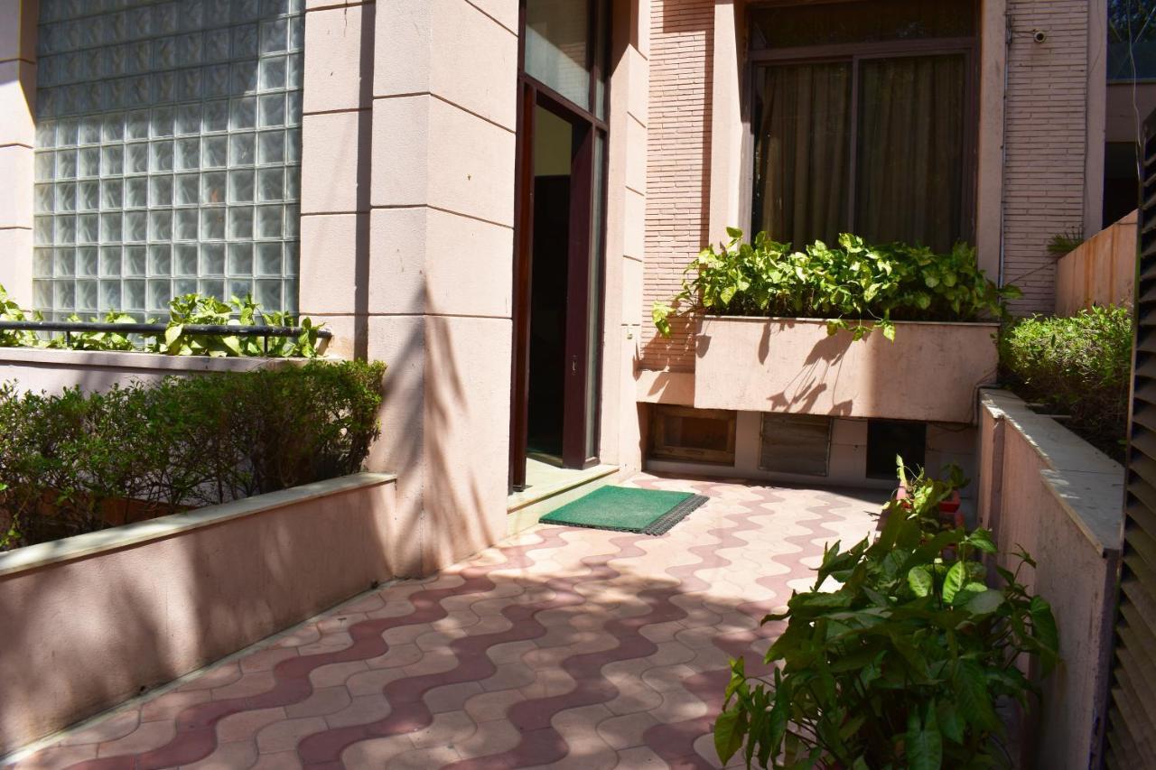 Bedchambers Serviced Apartments, Sector 40 Гургаон Экстерьер фото