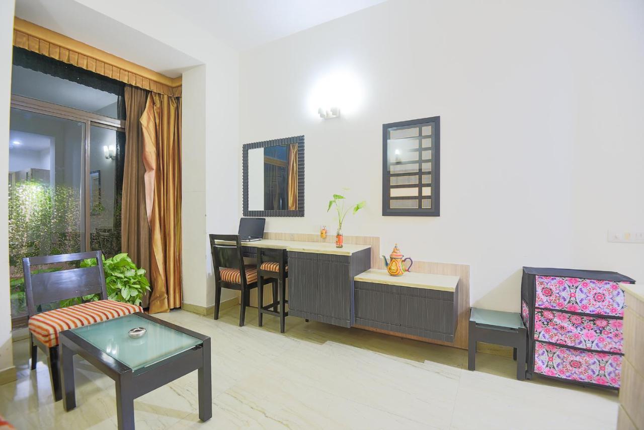 Bedchambers Serviced Apartments, Sector 40 Гургаон Экстерьер фото