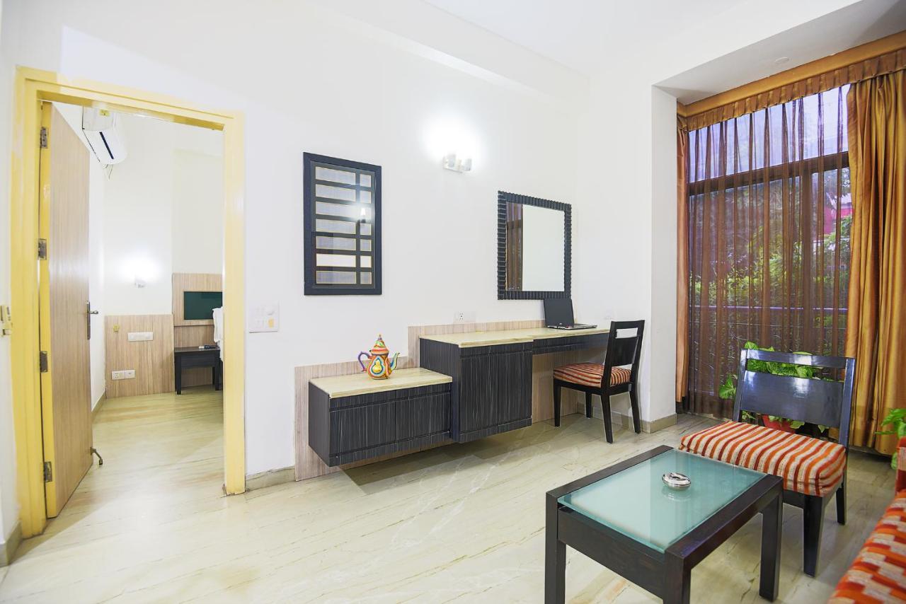 Bedchambers Serviced Apartments, Sector 40 Гургаон Экстерьер фото
