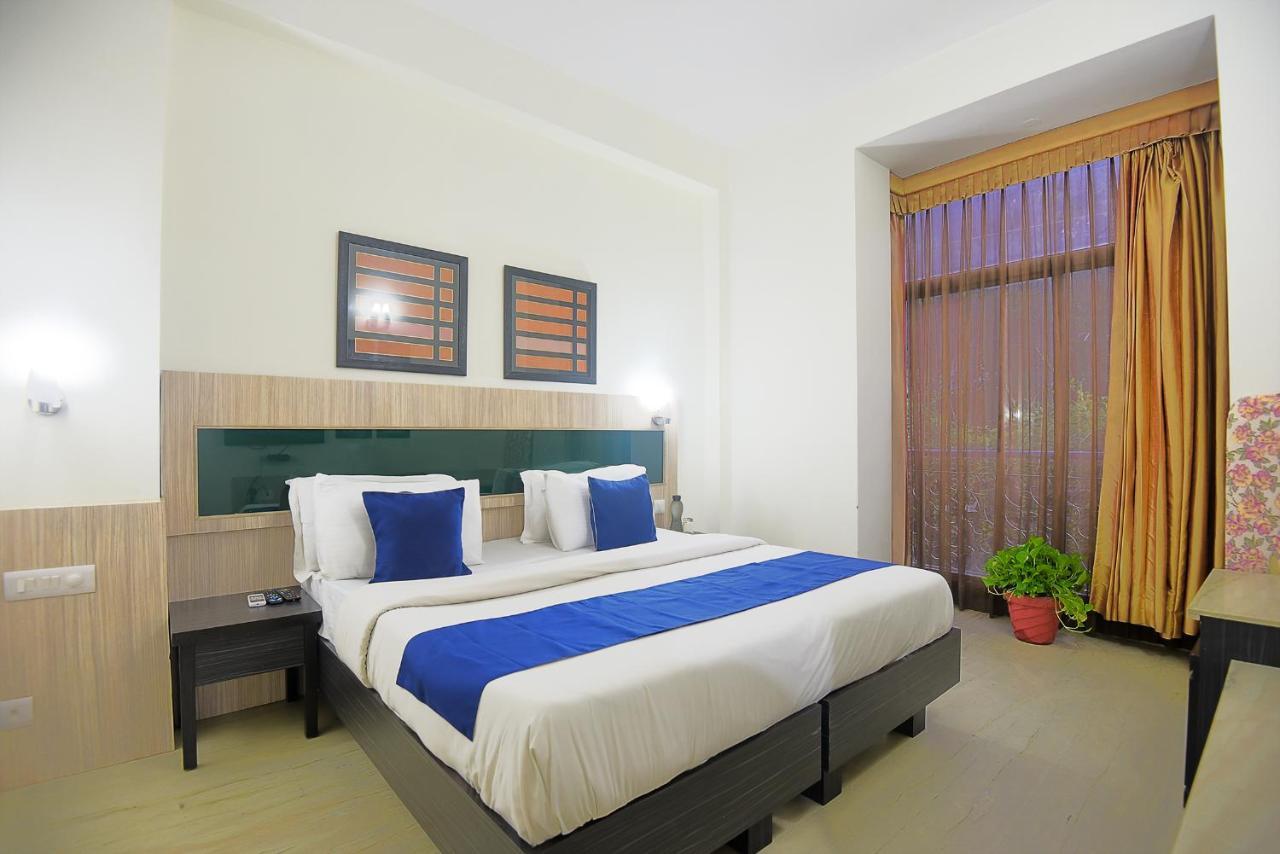 Bedchambers Serviced Apartments, Sector 40 Гургаон Экстерьер фото