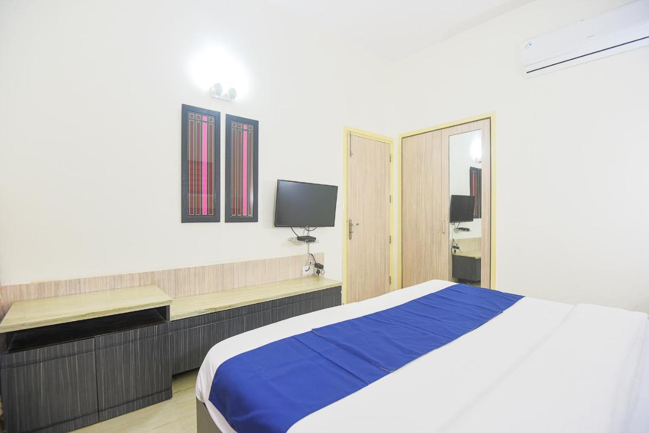 Bedchambers Serviced Apartments, Sector 40 Гургаон Экстерьер фото
