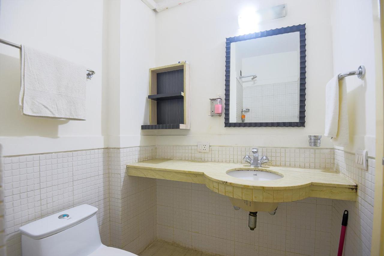Bedchambers Serviced Apartments, Sector 40 Гургаон Экстерьер фото