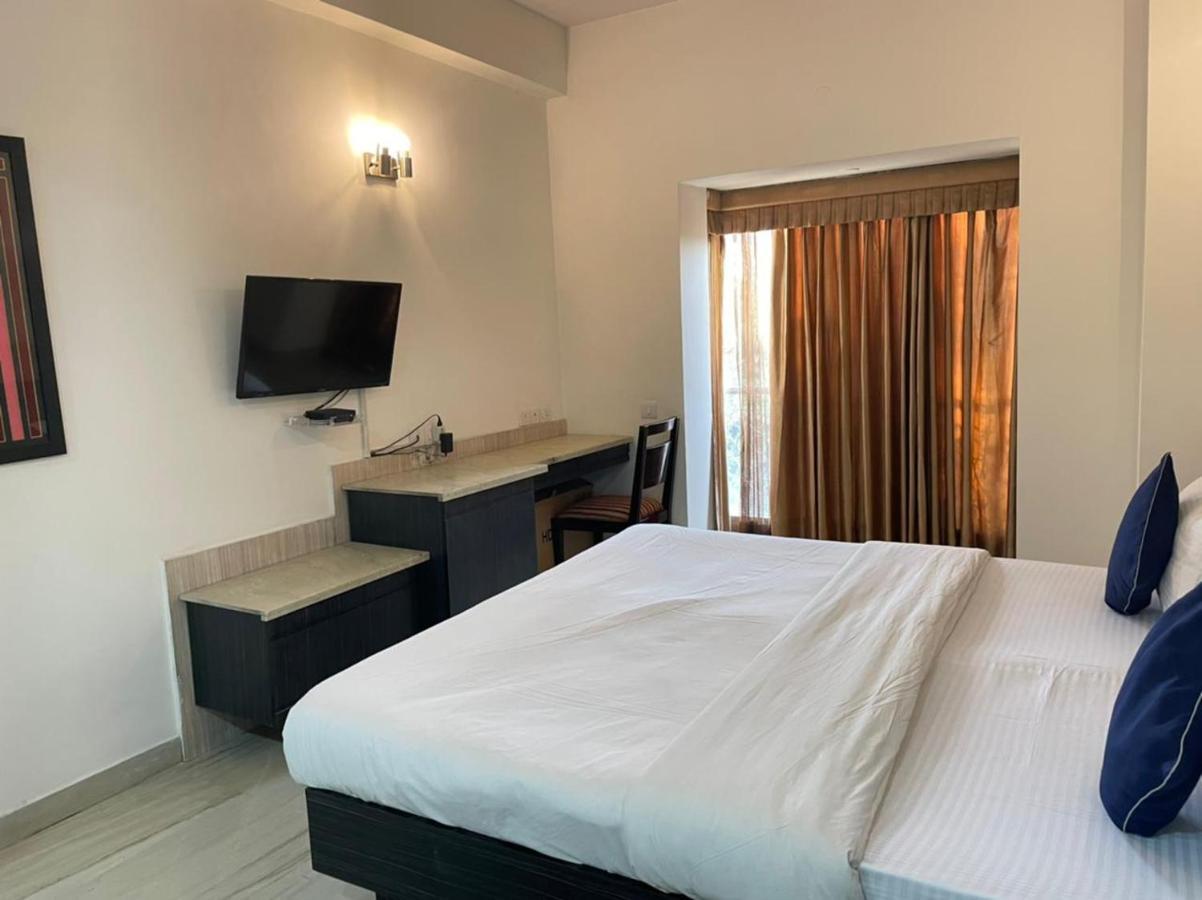 Bedchambers Serviced Apartments, Sector 40 Гургаон Экстерьер фото