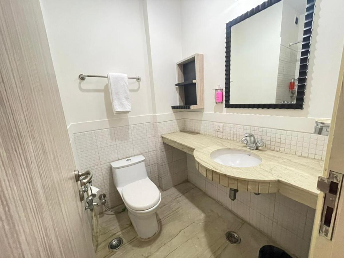 Bedchambers Serviced Apartments, Sector 40 Гургаон Экстерьер фото