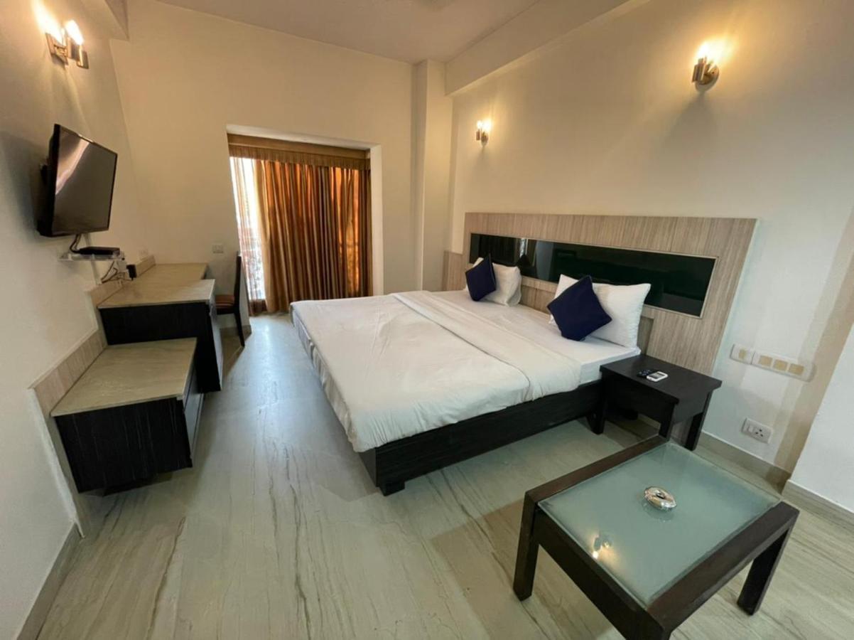 Bedchambers Serviced Apartments, Sector 40 Гургаон Экстерьер фото