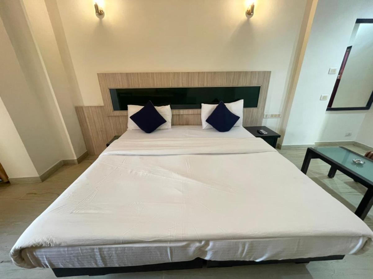 Bedchambers Serviced Apartments, Sector 40 Гургаон Экстерьер фото