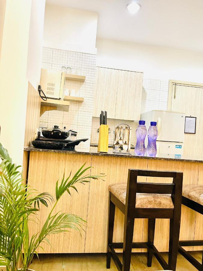 Bedchambers Serviced Apartments, Sector 40 Гургаон Экстерьер фото