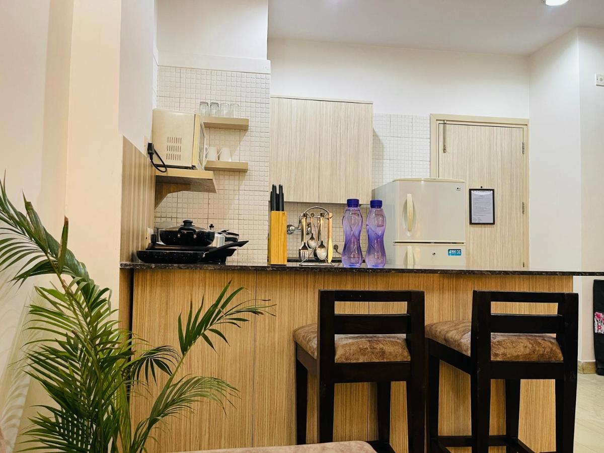 Bedchambers Serviced Apartments, Sector 40 Гургаон Экстерьер фото